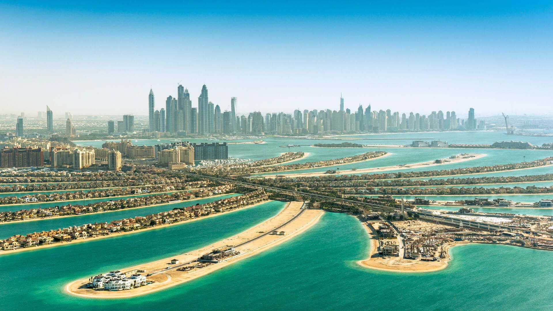 Golden Visa Investment Opportunities With a minimum investment of AED2,000,000 property investors in the UAE can apply for a 10-year Golden Visa which enables them to live, work, study and travel freely from the country.
